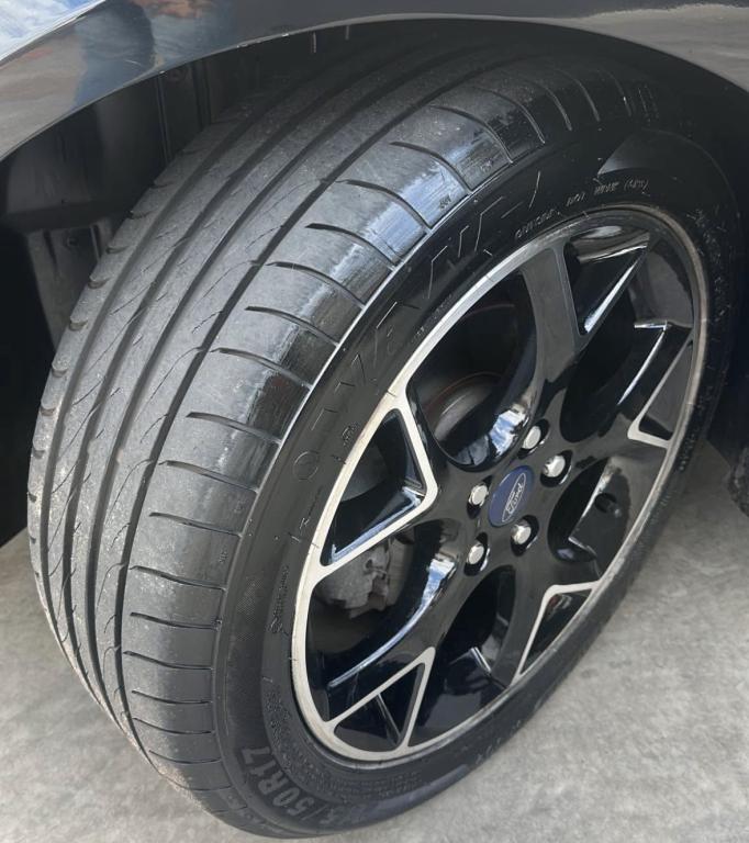 FORD Focus Hatch - Foto