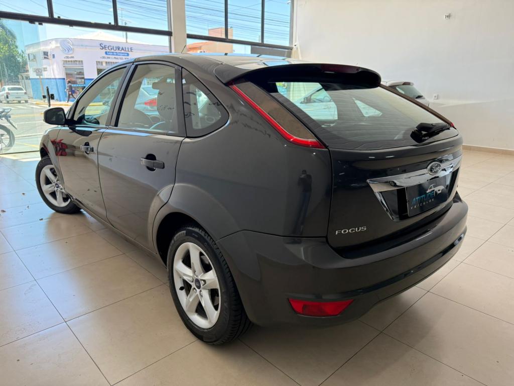 FORD Focus Hatch - Foto