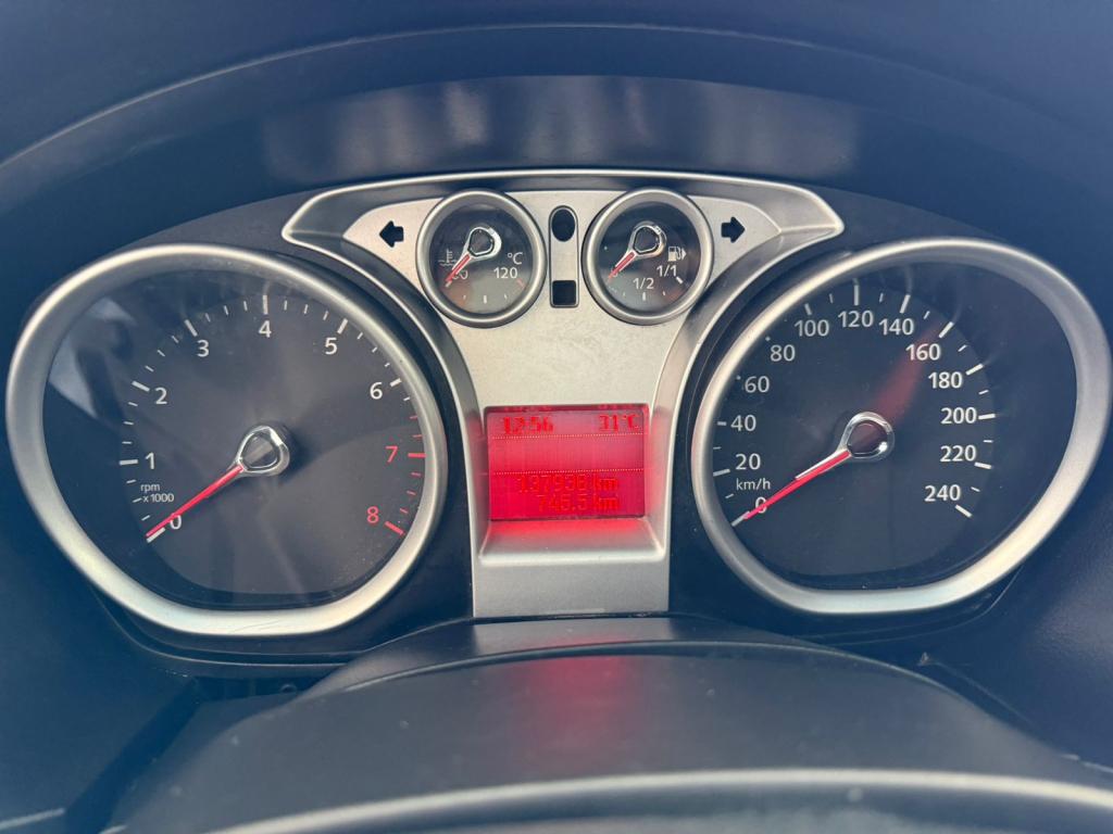 FORD Focus Hatch - Foto