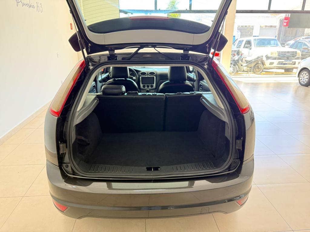 FORD Focus Hatch - Foto