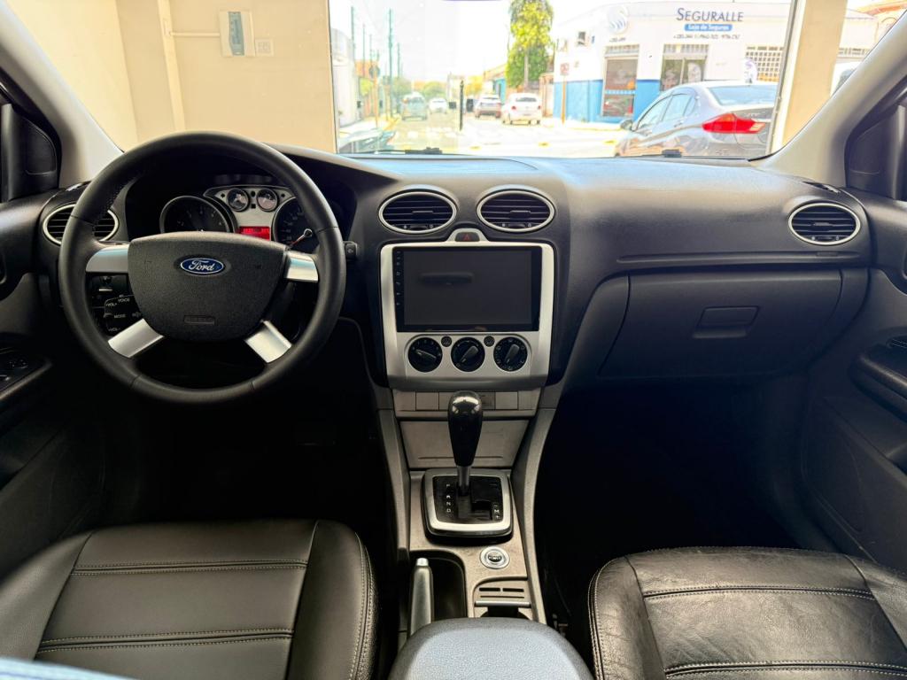 FORD Focus Hatch - Foto