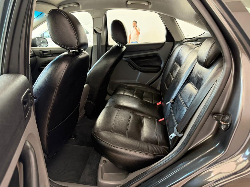 FORD Focus Hatch - Foto