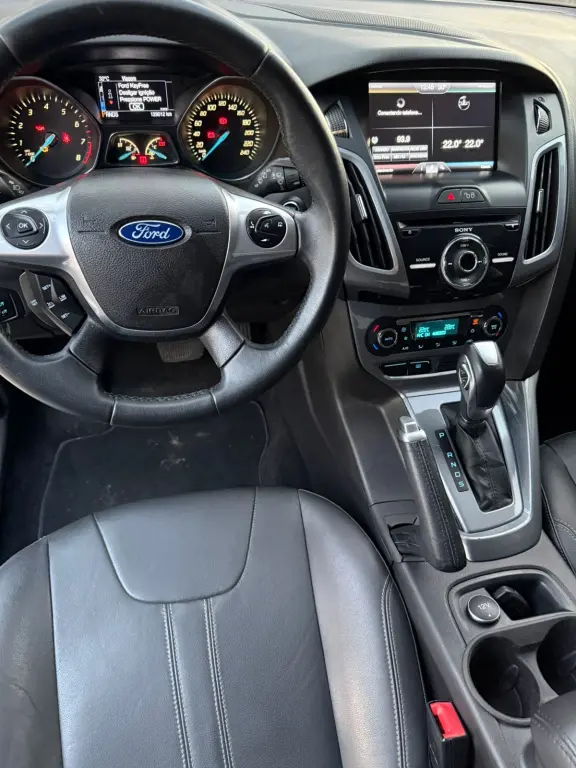 FORD Focus Hatch - Foto