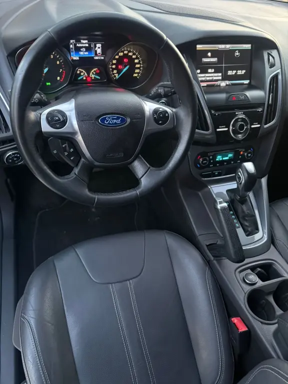 FORD Focus Hatch - Foto