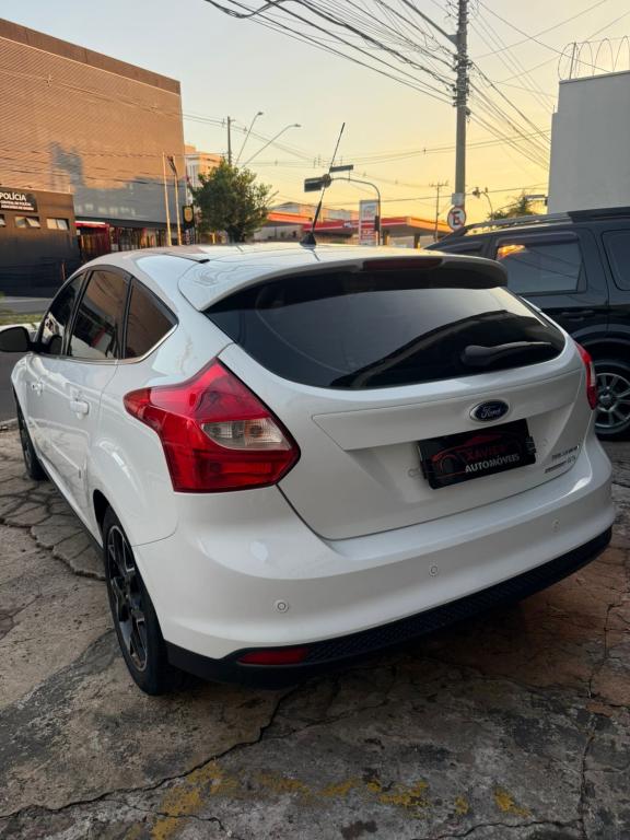 FORD Focus Hatch - Foto