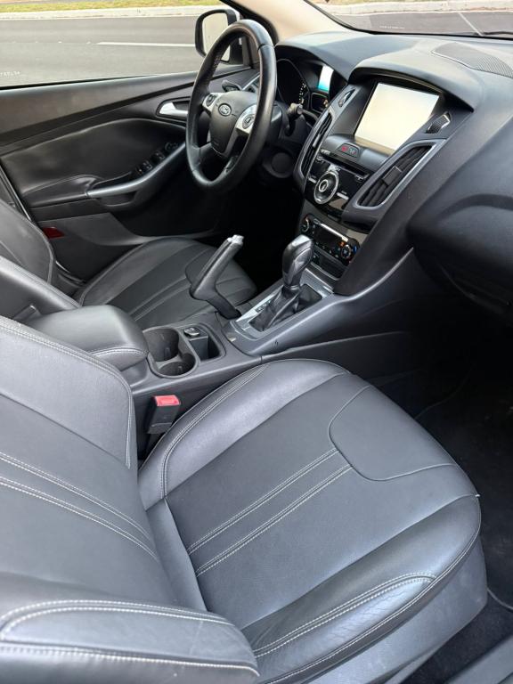 FORD Focus Hatch - Foto