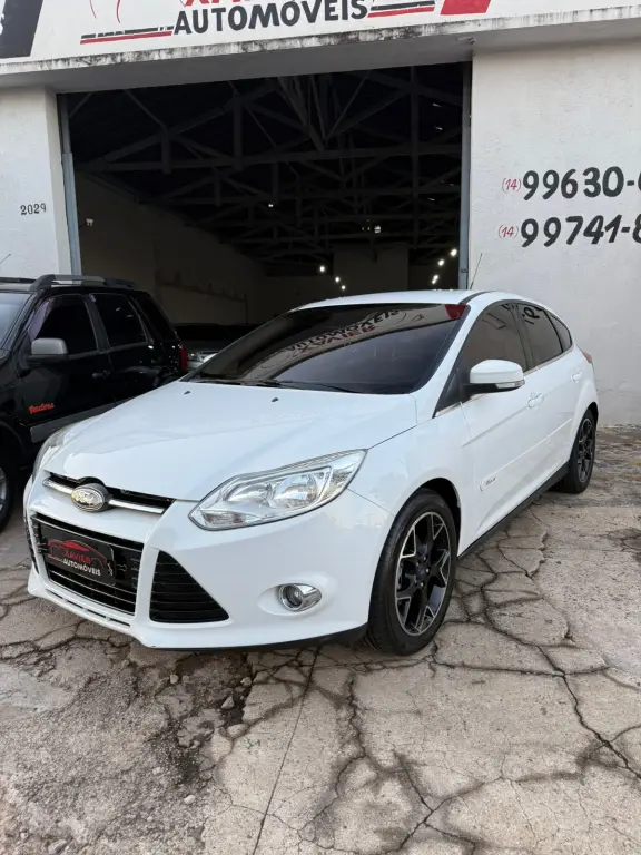 FORD Focus Hatch - Foto