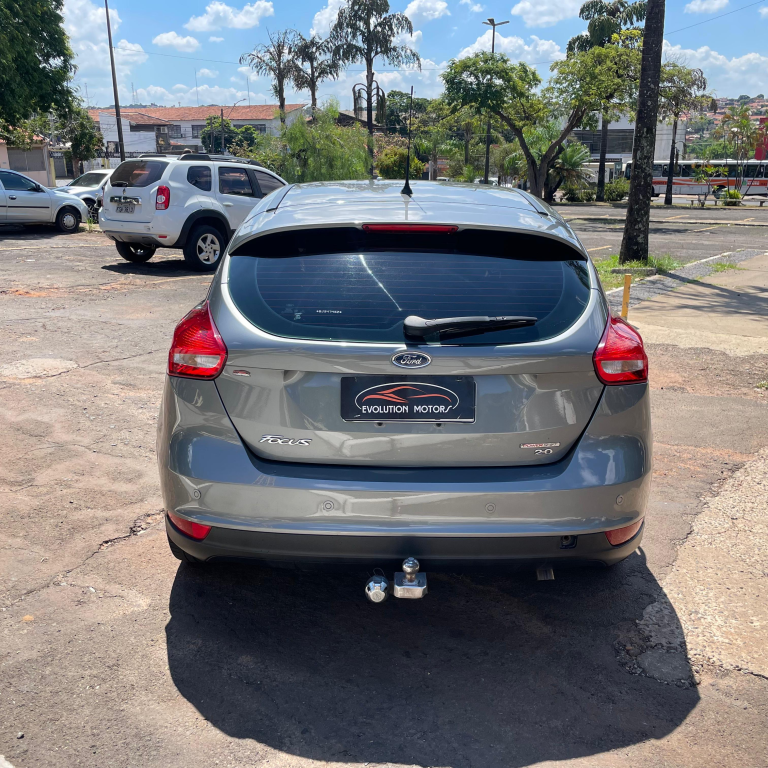 FORD Focus Hatch - Foto