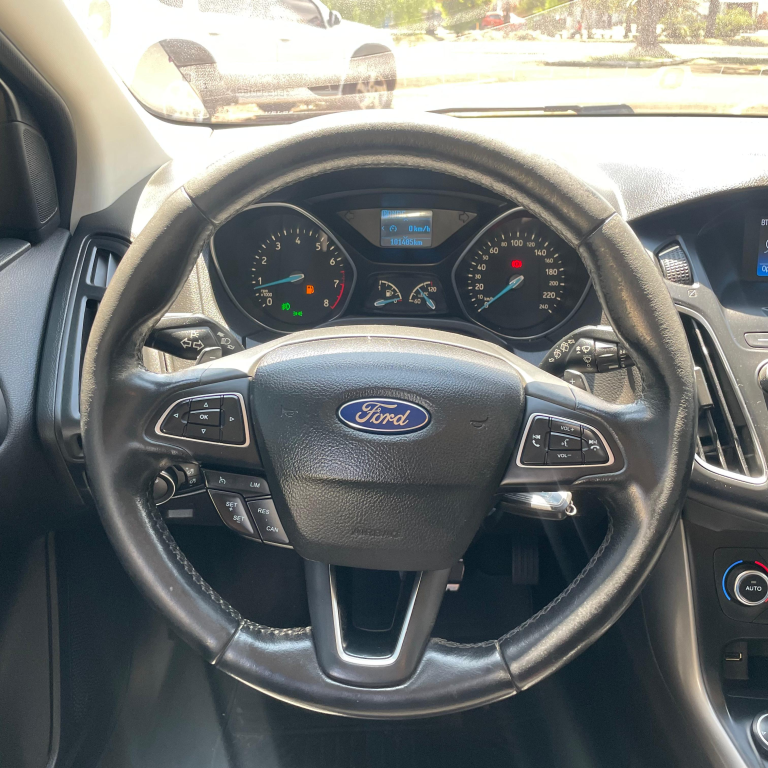 FORD Focus Hatch - Foto