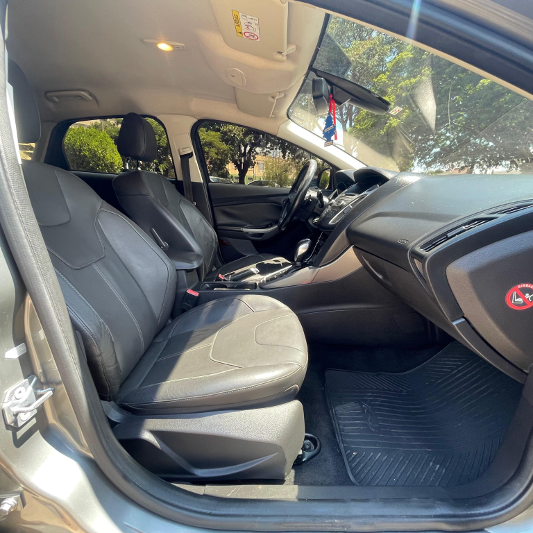 FORD Focus Hatch - Foto