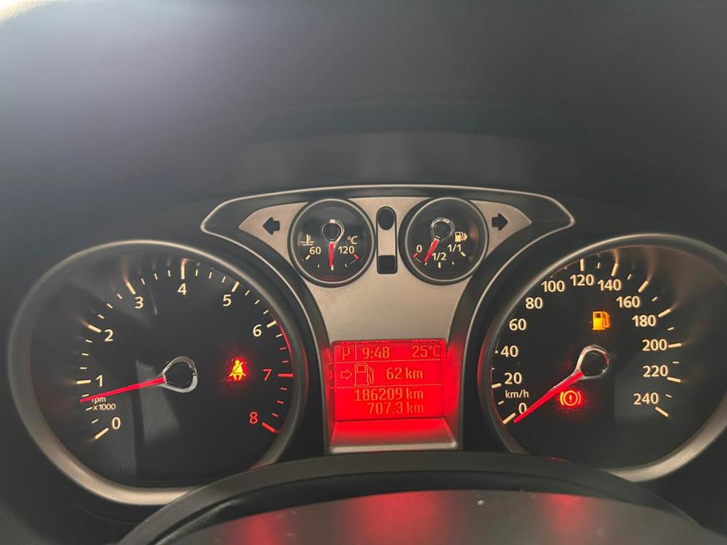 FORD Focus Hatch - Foto