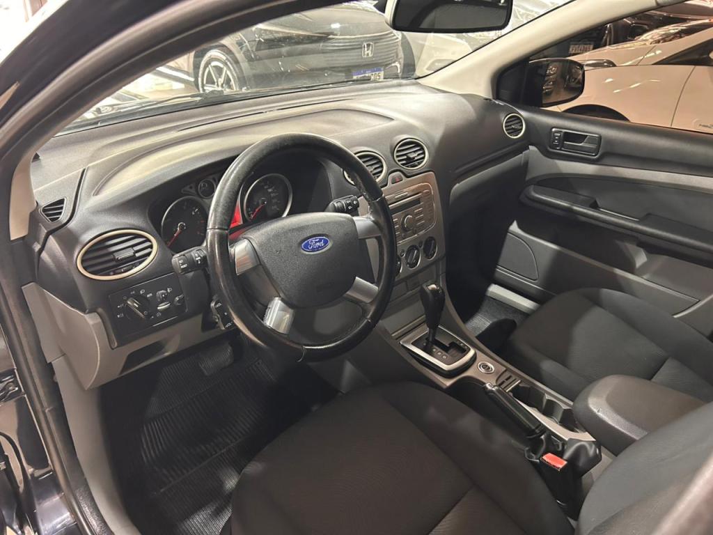 FORD Focus Hatch - Foto