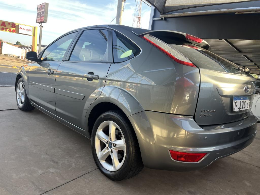 FORD Focus Hatch - Foto
