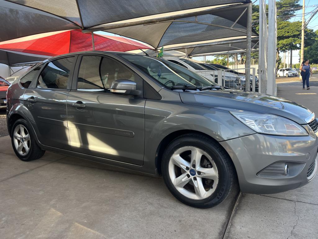 FORD Focus Hatch - Foto