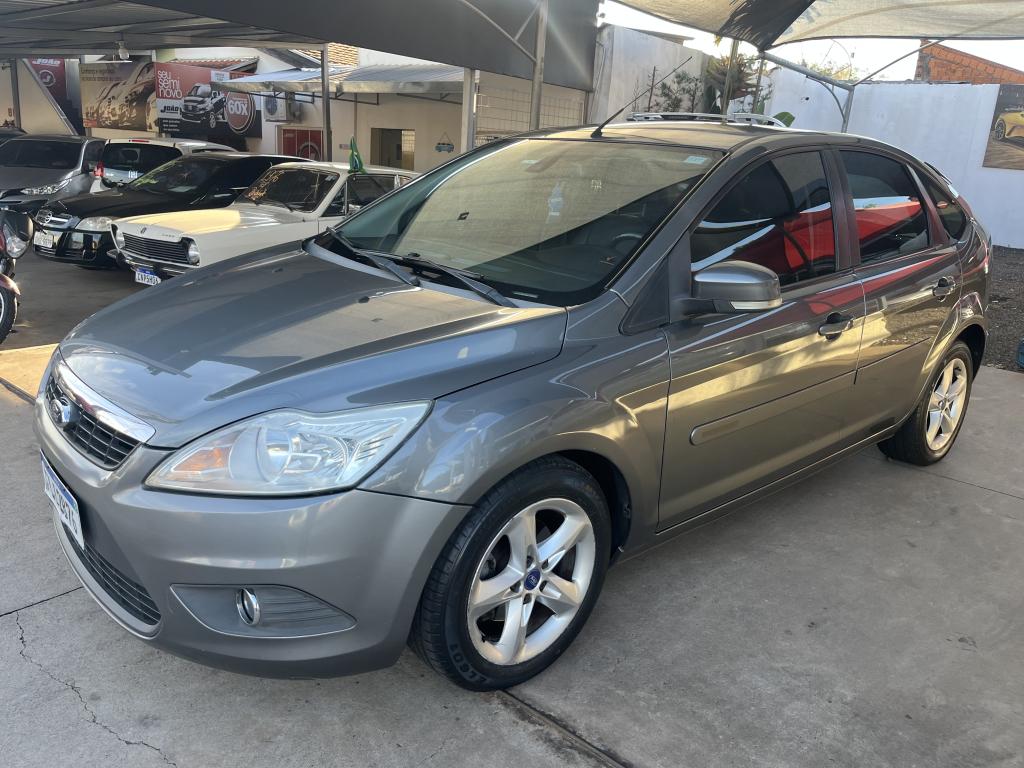 FORD Focus Hatch - Foto