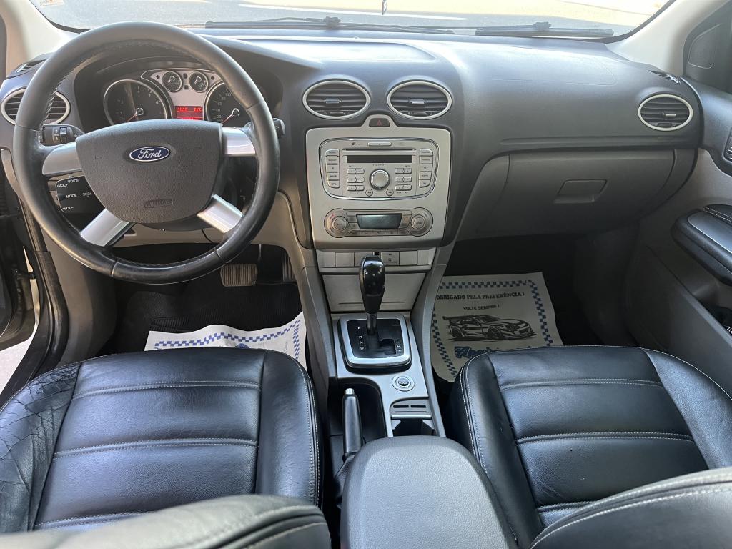 FORD Focus Hatch - Foto