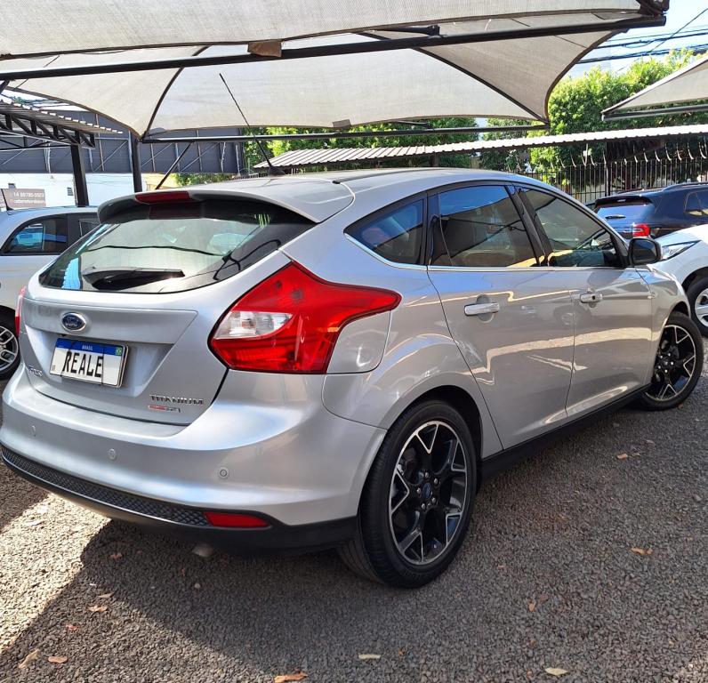 FORD Focus Hatch - Foto