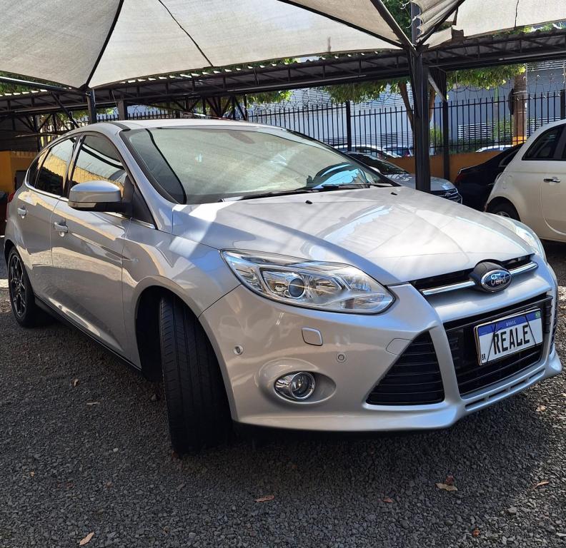 FORD Focus Hatch - Foto