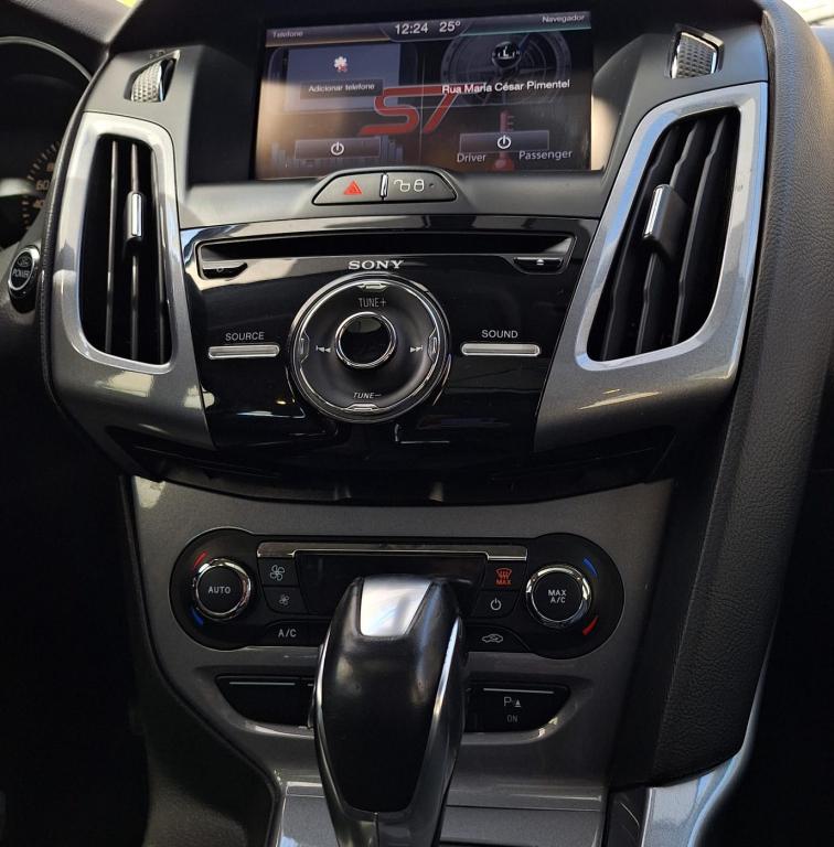 FORD Focus Hatch - Foto
