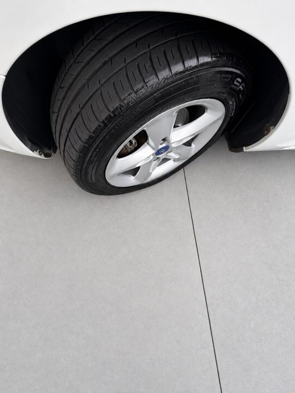 FORD Focus Hatch - Foto
