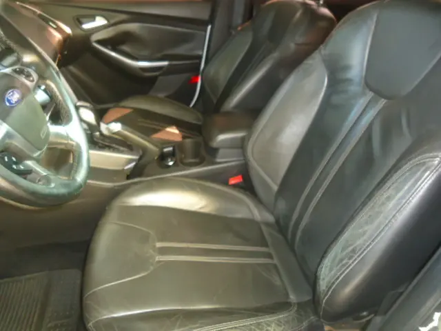 FORD Focus Hatch - Foto