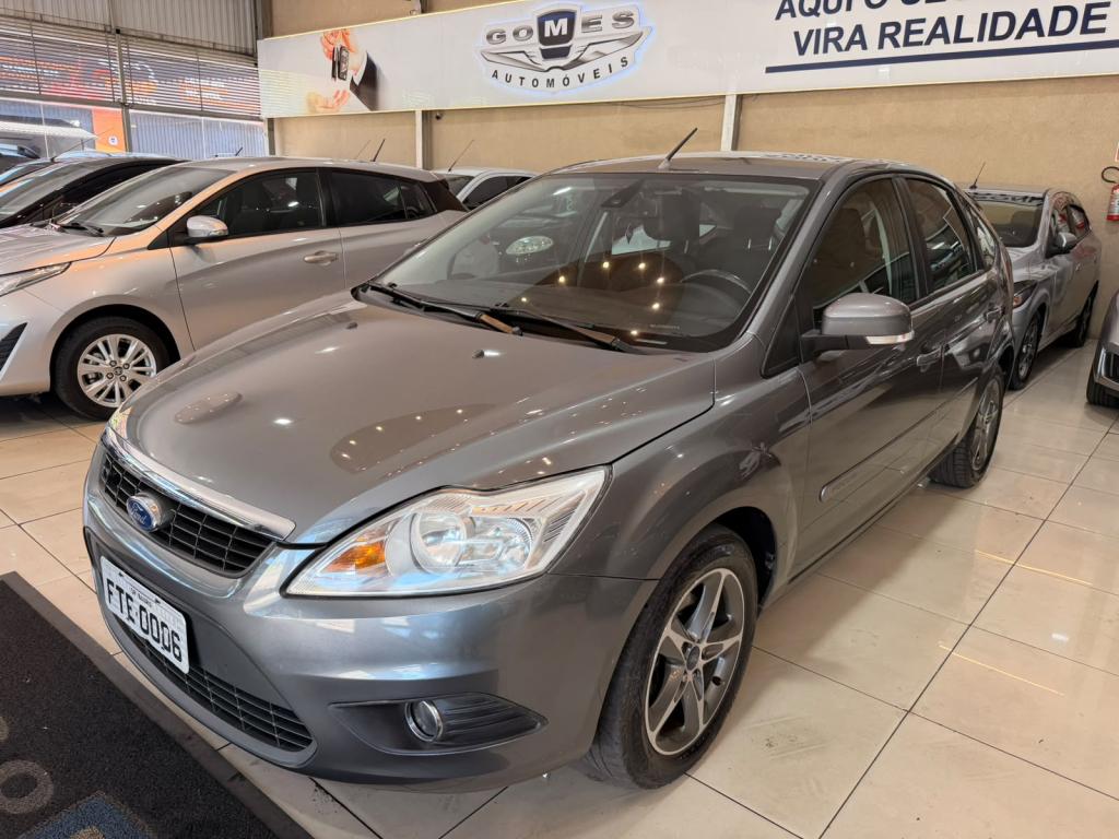 FORD Focus Hatch - Foto