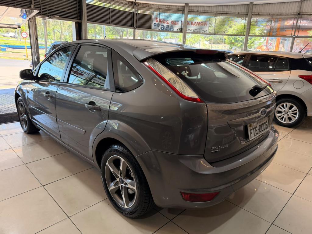 FORD Focus Hatch - Foto