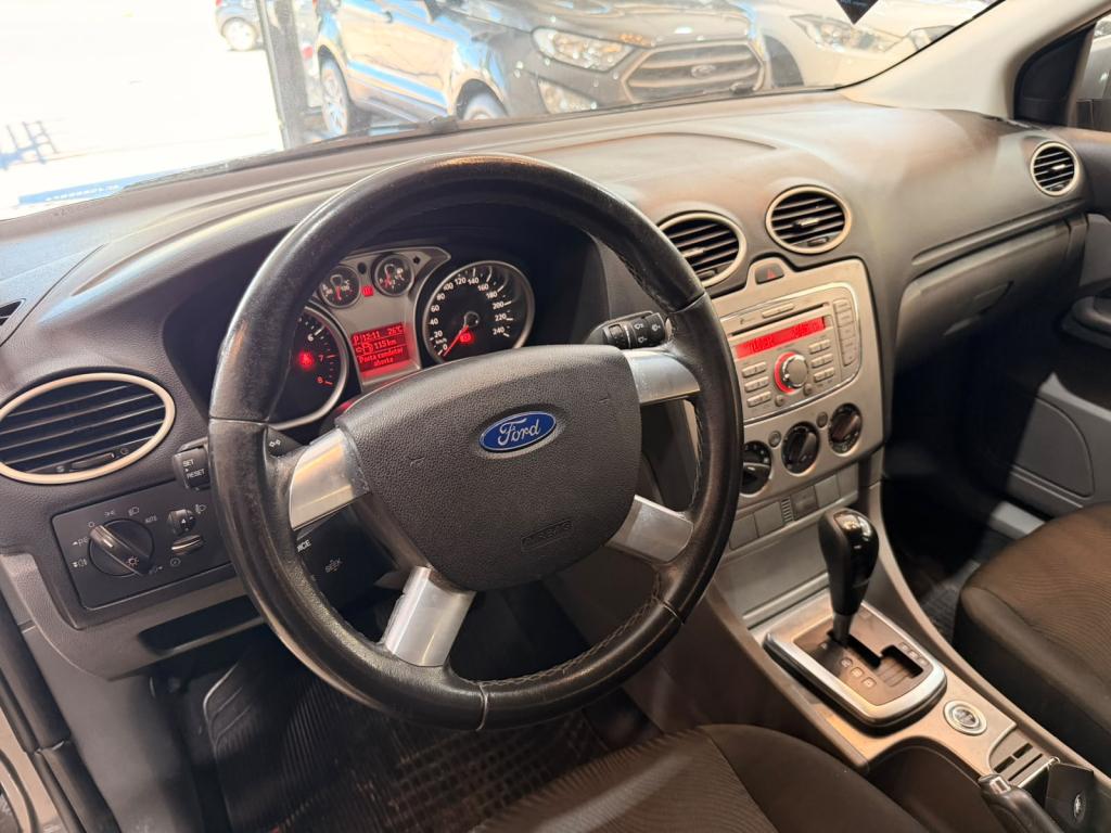 FORD Focus Hatch - Foto