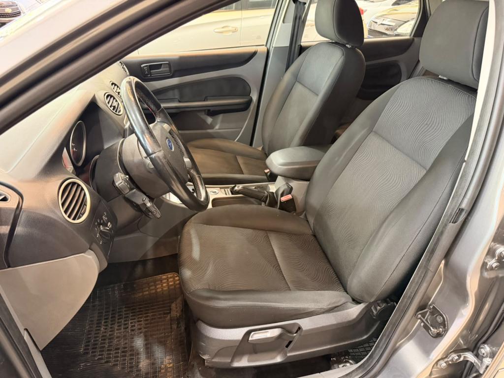 FORD Focus Hatch - Foto