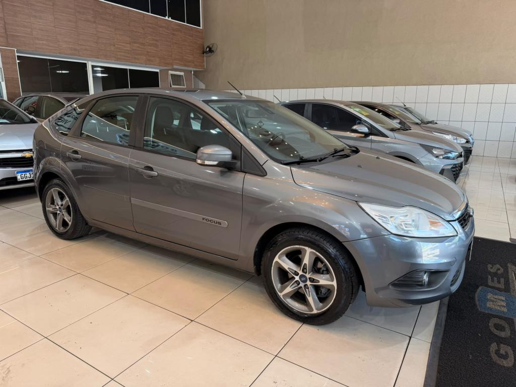 FORD Focus Hatch - Foto