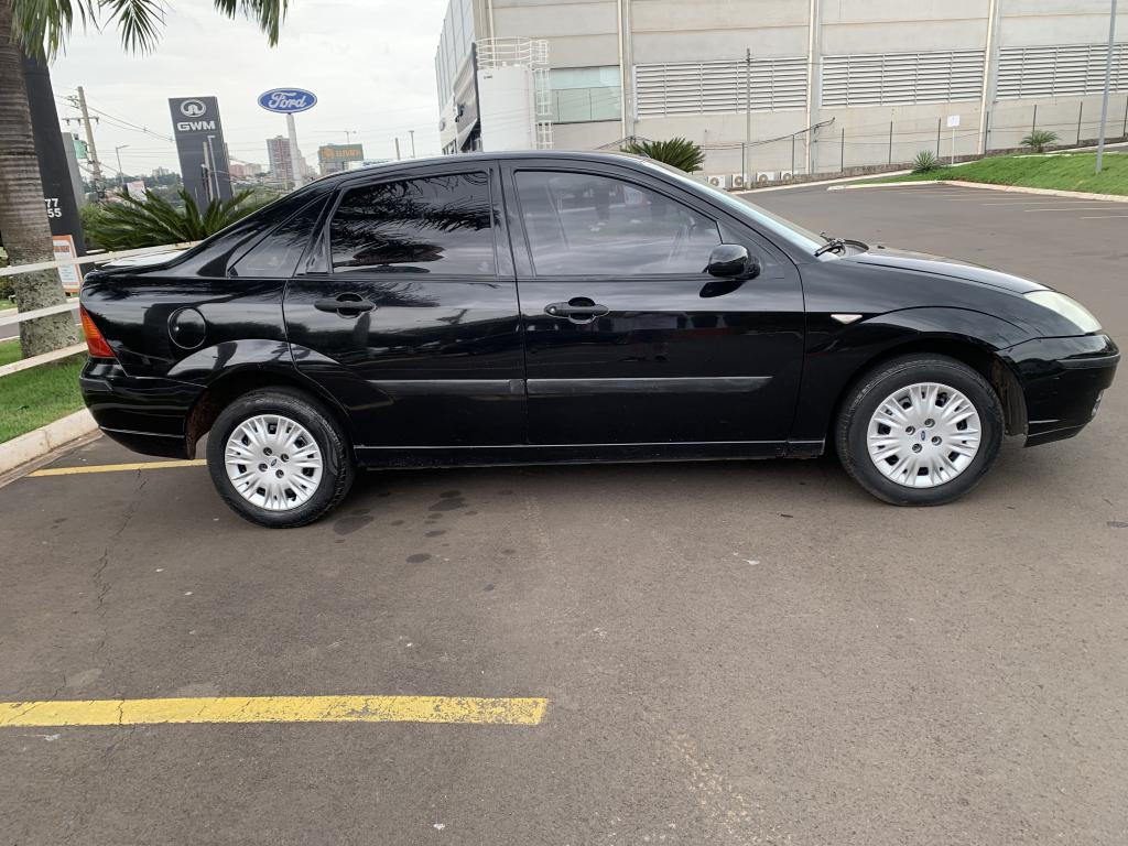FORD Focus Sedan - Foto