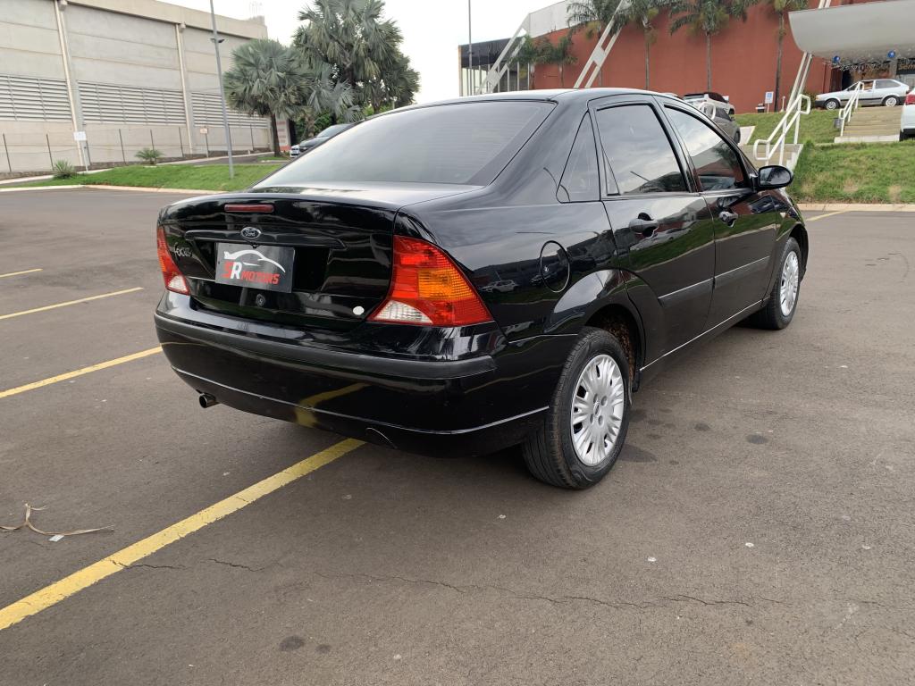 FORD Focus Sedan - Foto