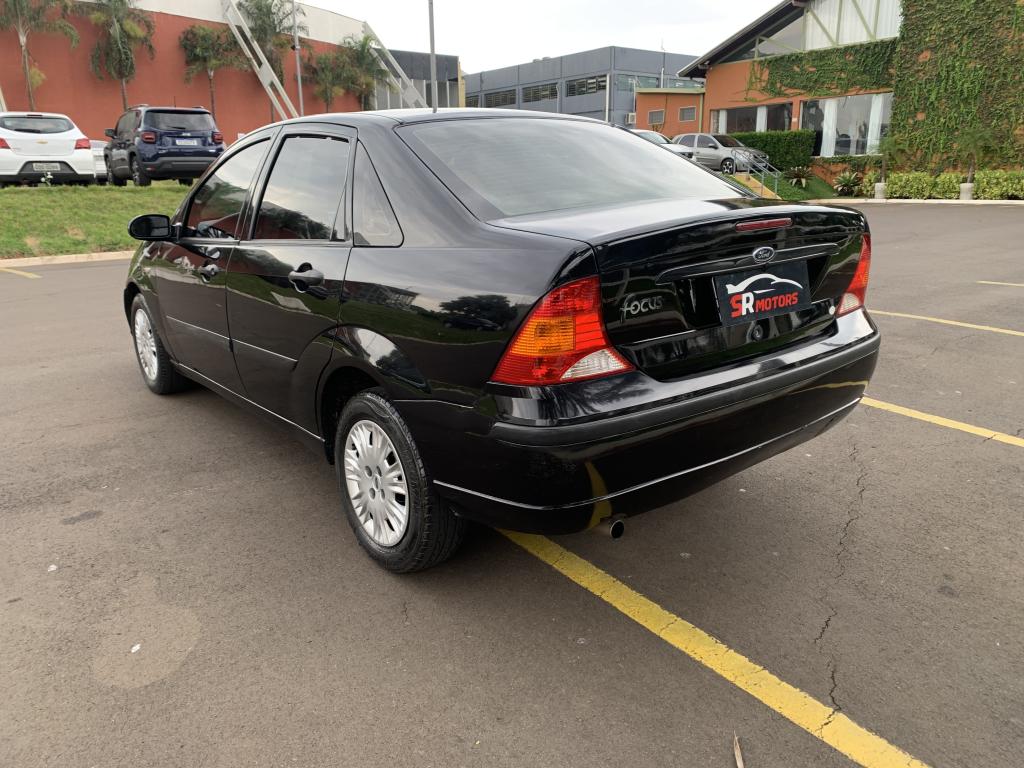 FORD Focus Sedan - Foto