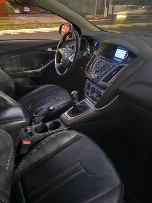 FORD Focus Sedan - Foto