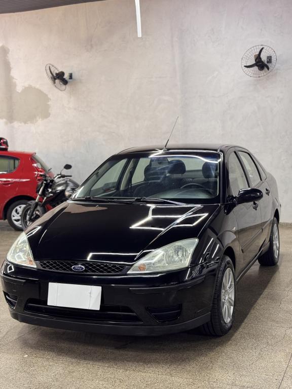 FORD Focus Sedan - Foto