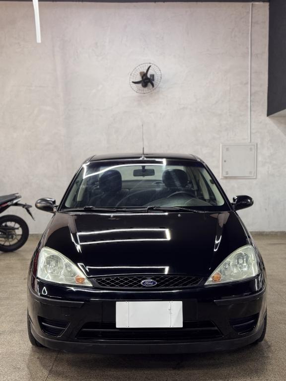 FORD Focus Sedan - Foto