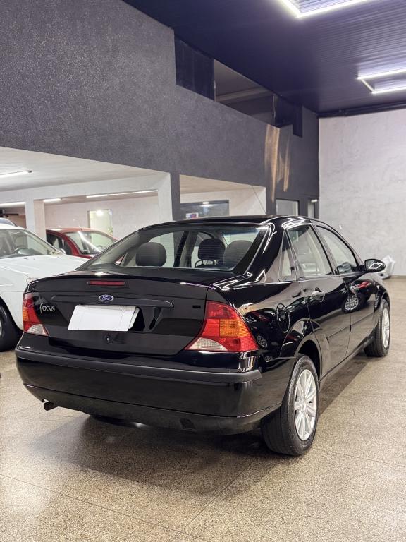 FORD Focus Sedan - Foto