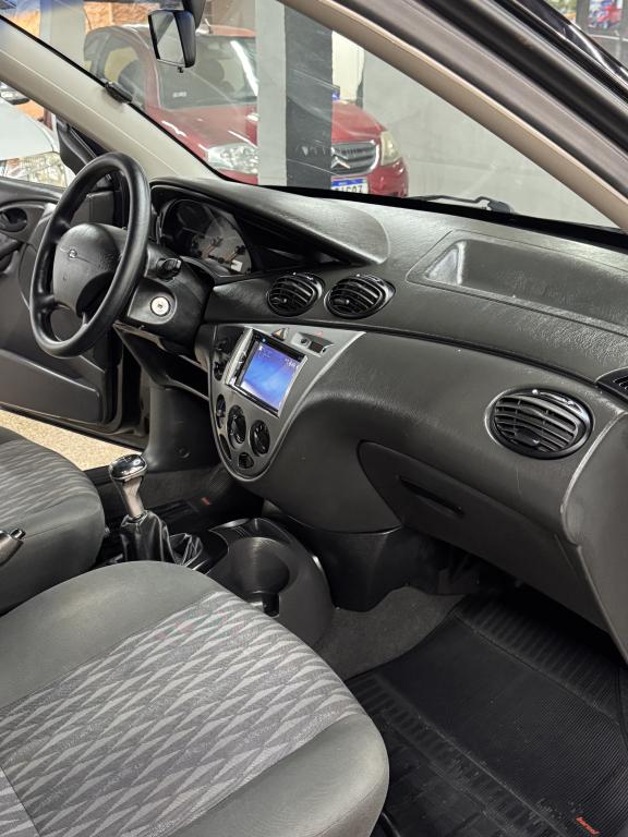 FORD Focus Sedan - Foto