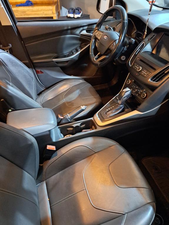 FORD Focus Sedan - Foto