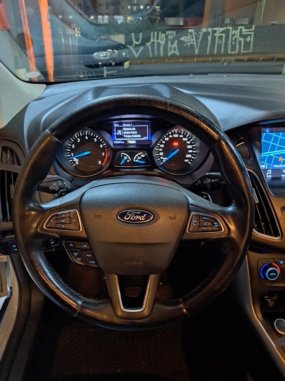 FORD Focus Sedan - Foto