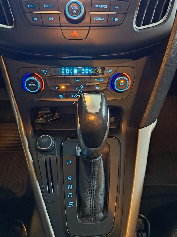 FORD Focus Sedan - Foto