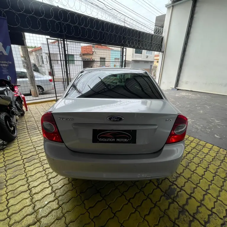 FORD Focus Sedan - Foto