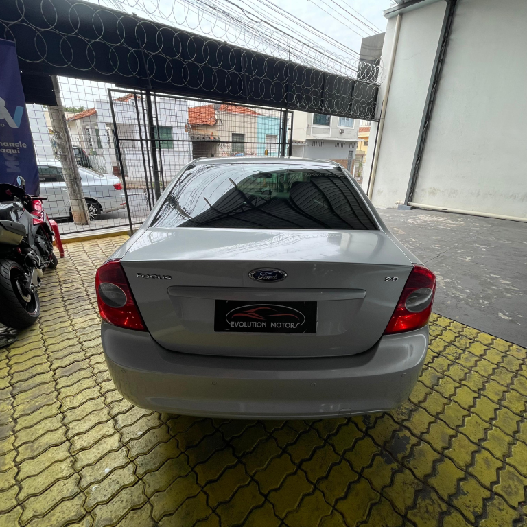 FORD Focus Sedan - Foto