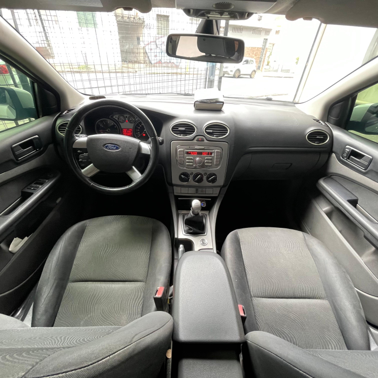 FORD Focus Sedan - Foto