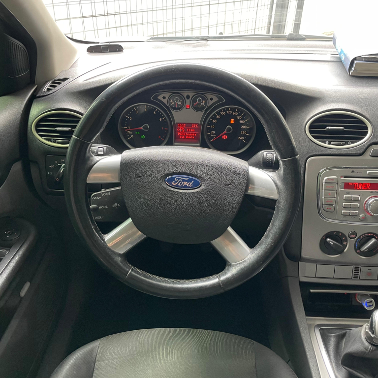 FORD Focus Sedan - Foto