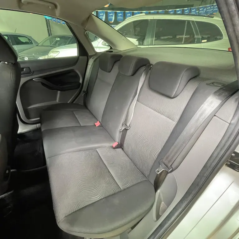 FORD Focus Sedan - Foto