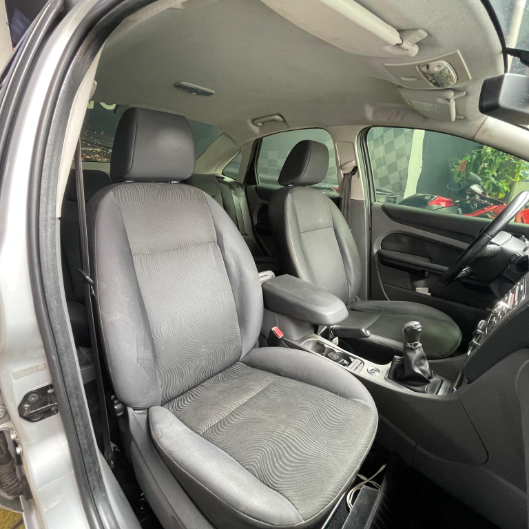 FORD Focus Sedan - Foto