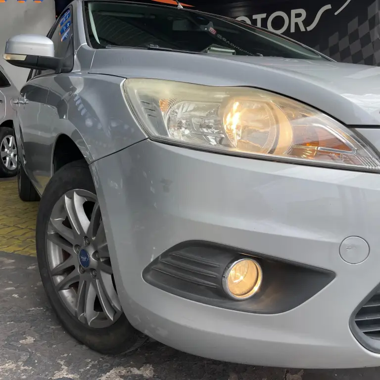 FORD Focus Sedan - Foto