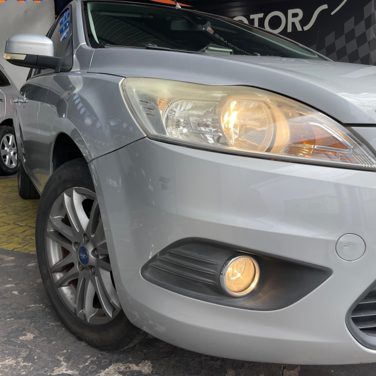 FORD Focus Sedan - Foto