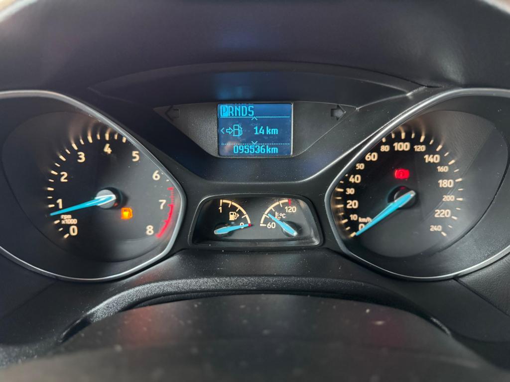 FORD Focus Sedan - Foto